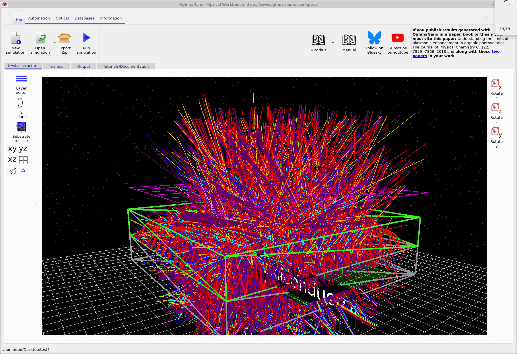 运行后的从薄膜中逃逸仿真，显示大量彩色光线从粗糙薄膜中逃逸。